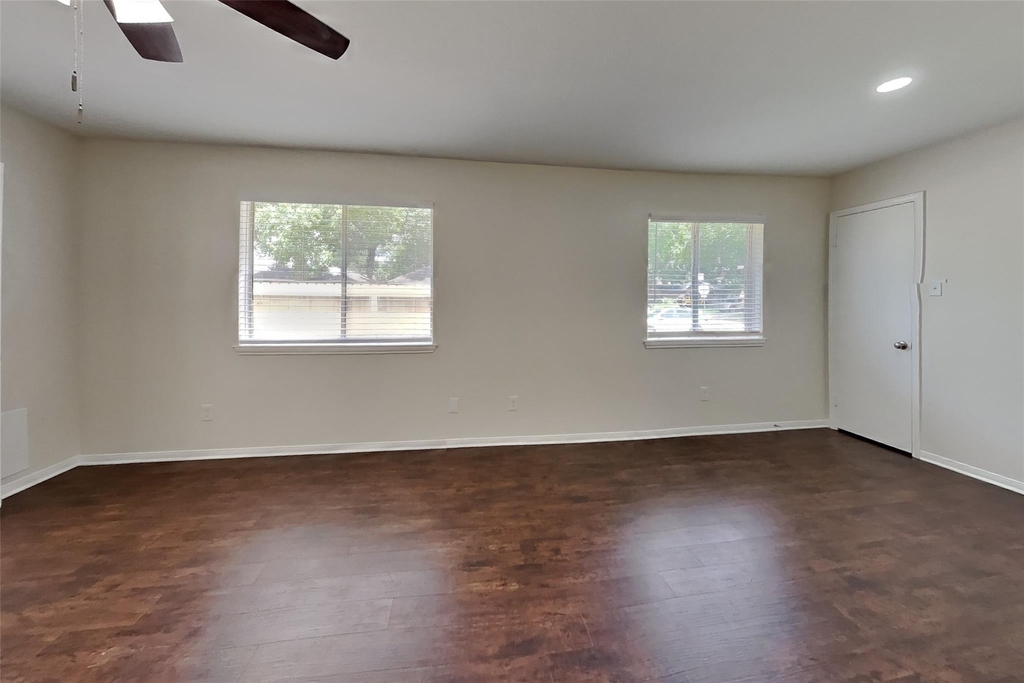 2631 Sherwood Hollow Lane - Photo 5