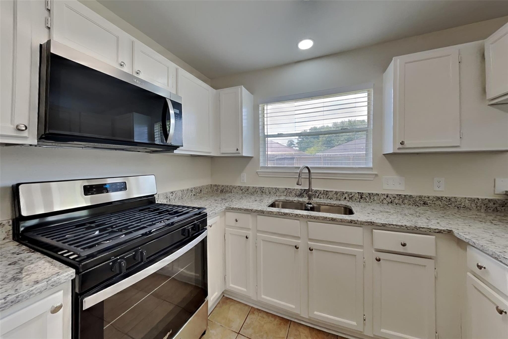 2631 Sherwood Hollow Lane - Photo 3