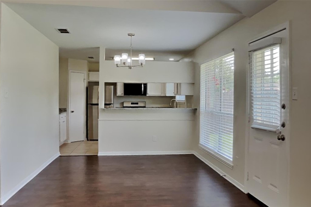 2631 Sherwood Hollow Lane - Photo 4