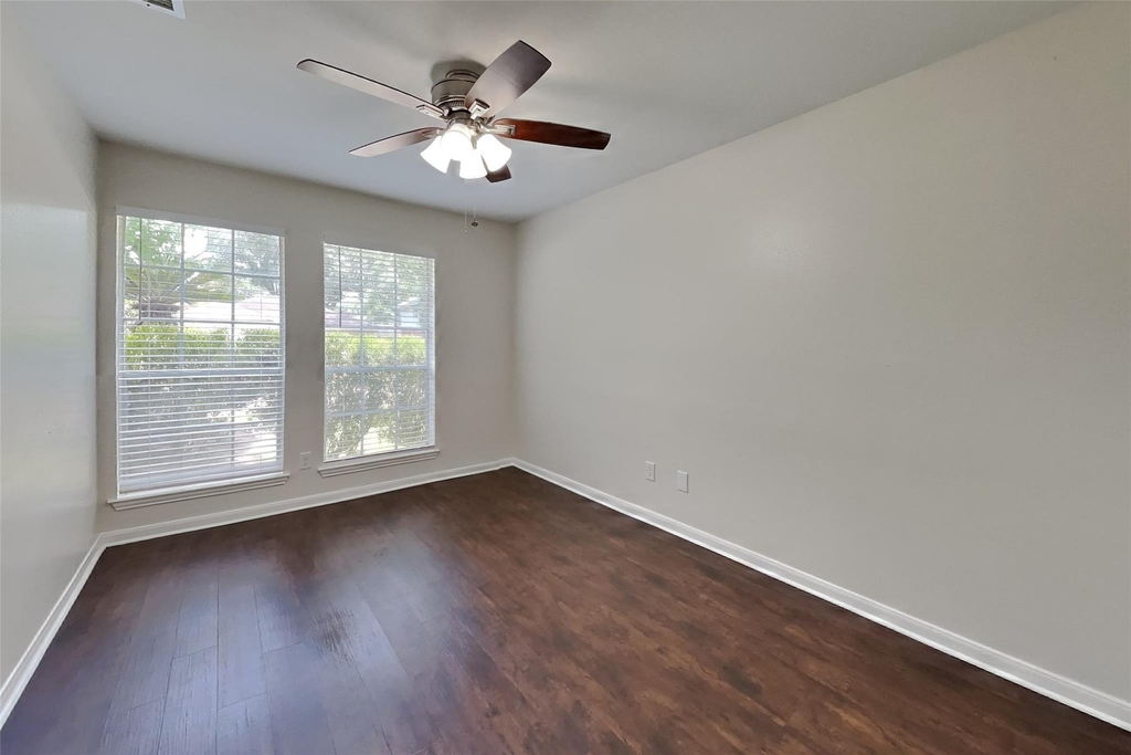 2631 Sherwood Hollow Lane - Photo 11