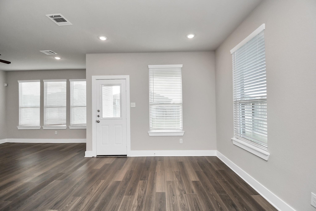 1234 Scarlett Creek Drive - Photo 5