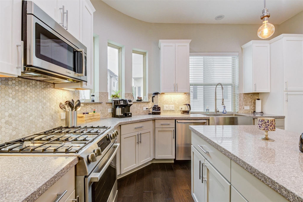 710 Clark Street - Photo 22