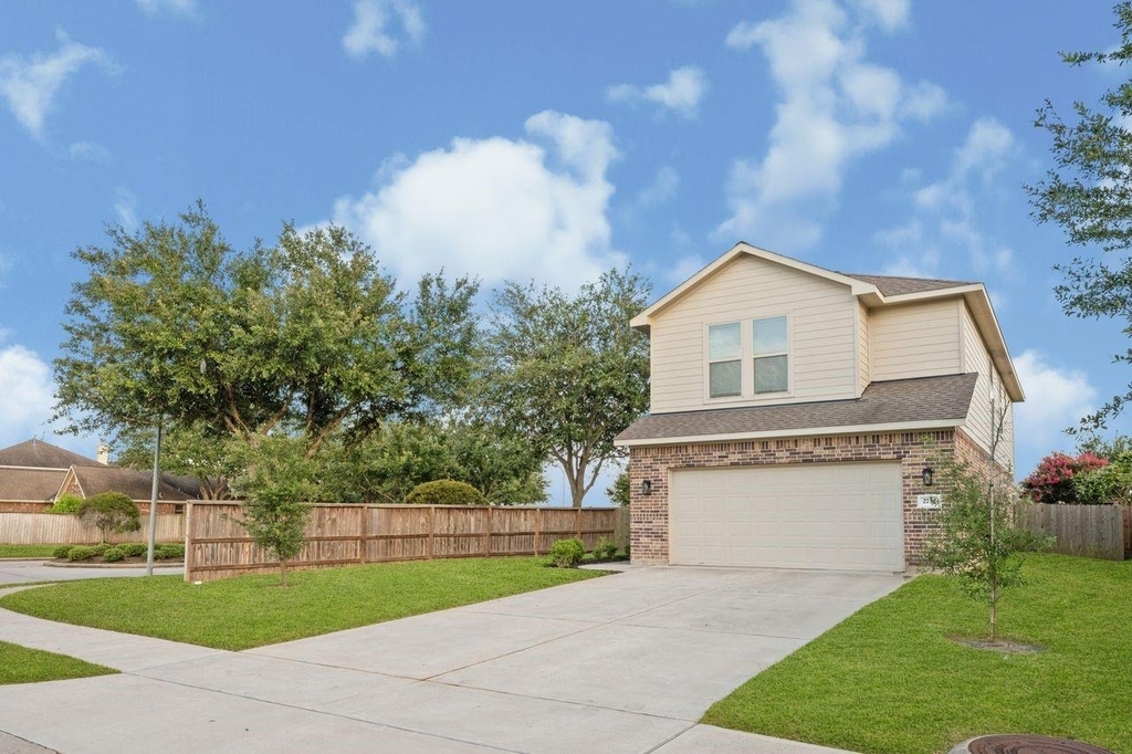 2730 J R Drive - Photo 0