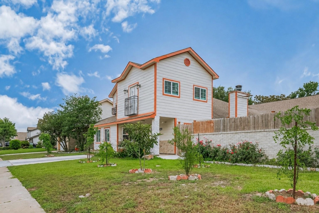 7618 Del Glen Lane - Photo 1