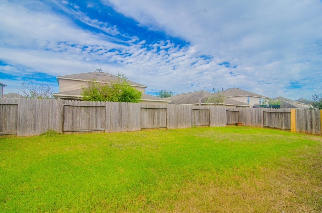 18314 Fairwood Meadow Court - Photo 20