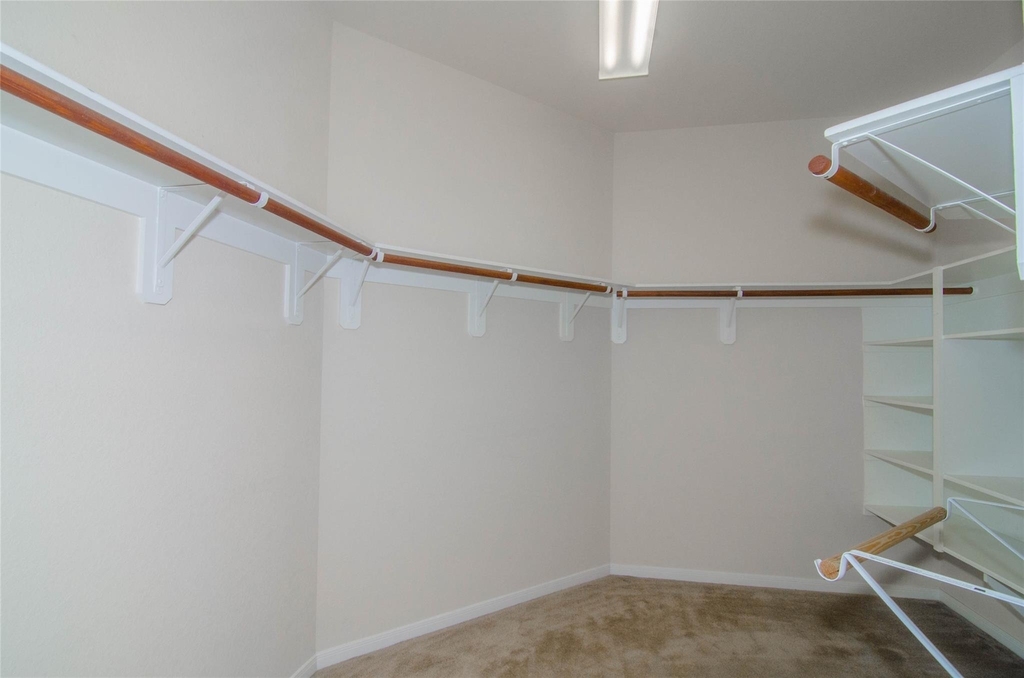 18314 Fairwood Meadow Court - Photo 15