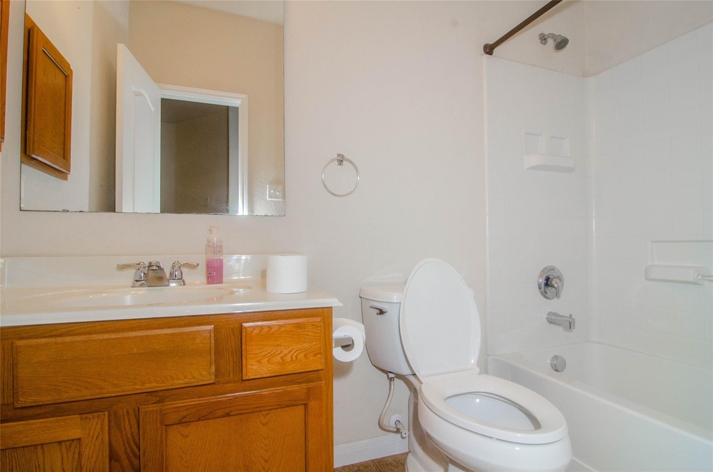 18314 Fairwood Meadow Court - Photo 14