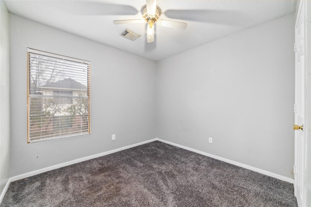 10810 Meadow Walk Lane - Photo 13