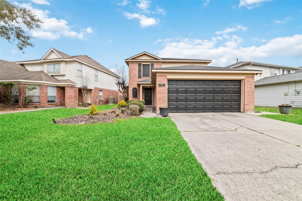 10810 Meadow Walk Lane - Photo 0