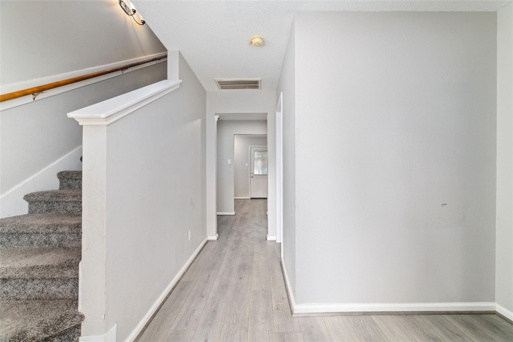 10810 Meadow Walk Lane - Photo 2