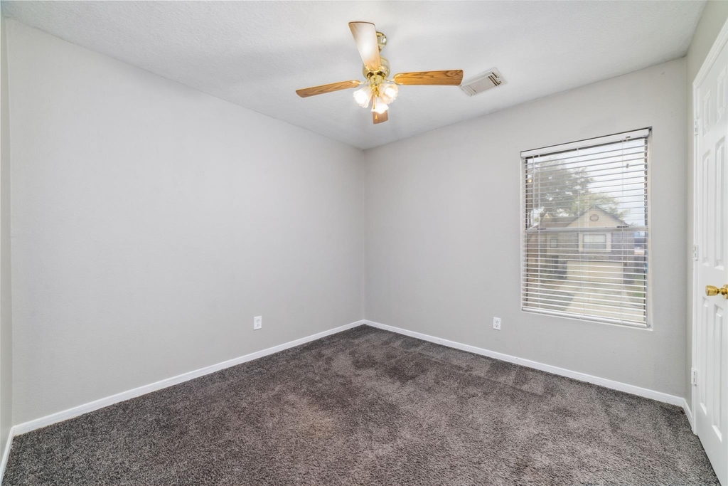 10810 Meadow Walk Lane - Photo 14