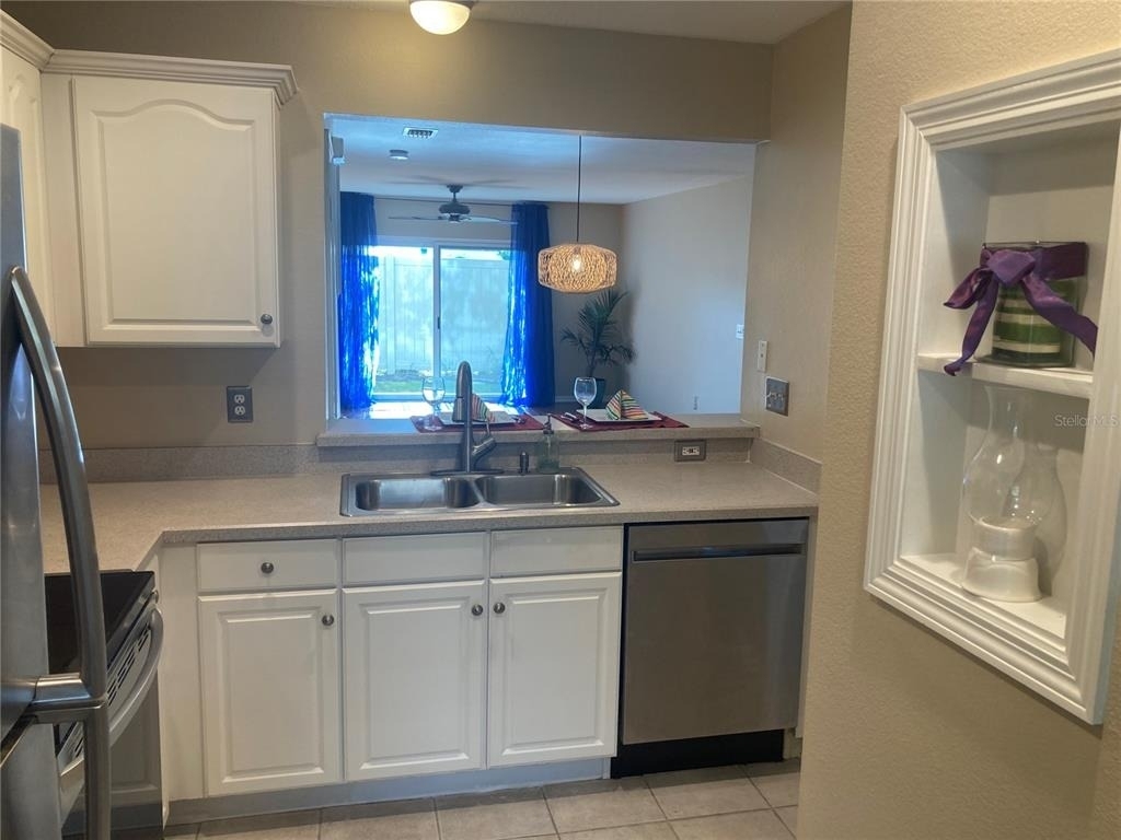 2533 Harn Boulevard - Photo 3