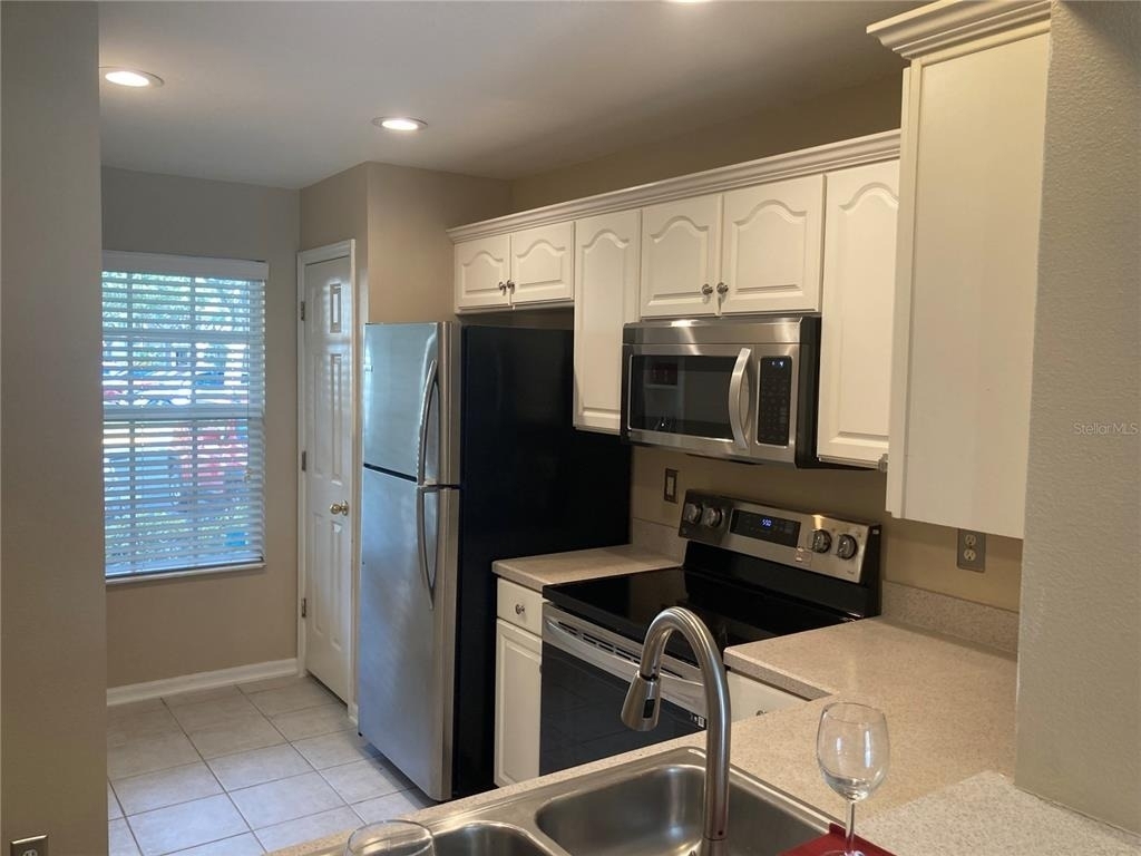 2533 Harn Boulevard - Photo 4