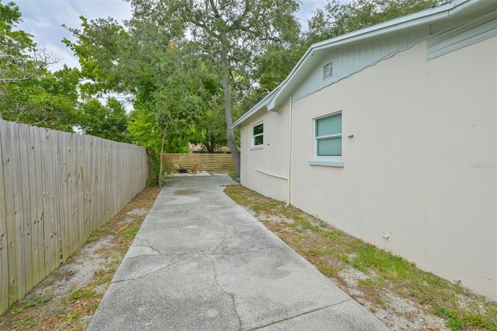 1161 Howard Street - Photo 3