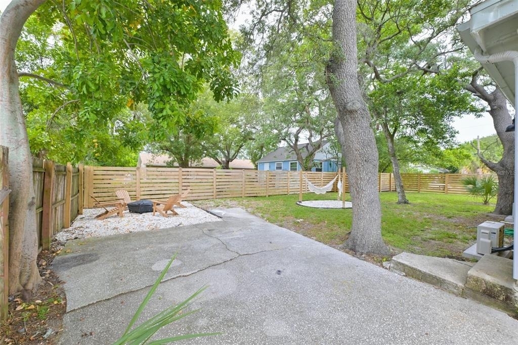 1161 Howard Street - Photo 2