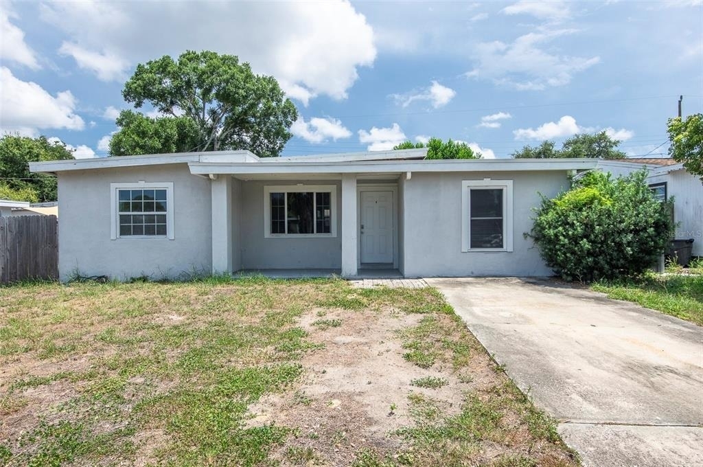5255 45th Avenue N - Photo 1
