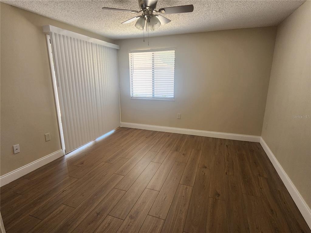 209 Corkwood Ln - Photo 5