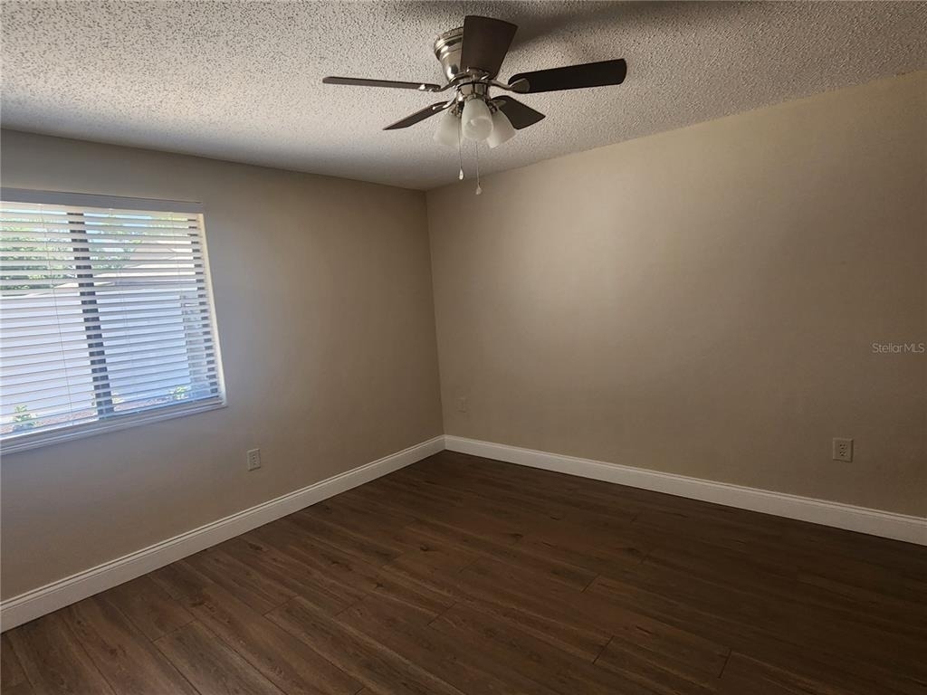 209 Corkwood Ln - Photo 4