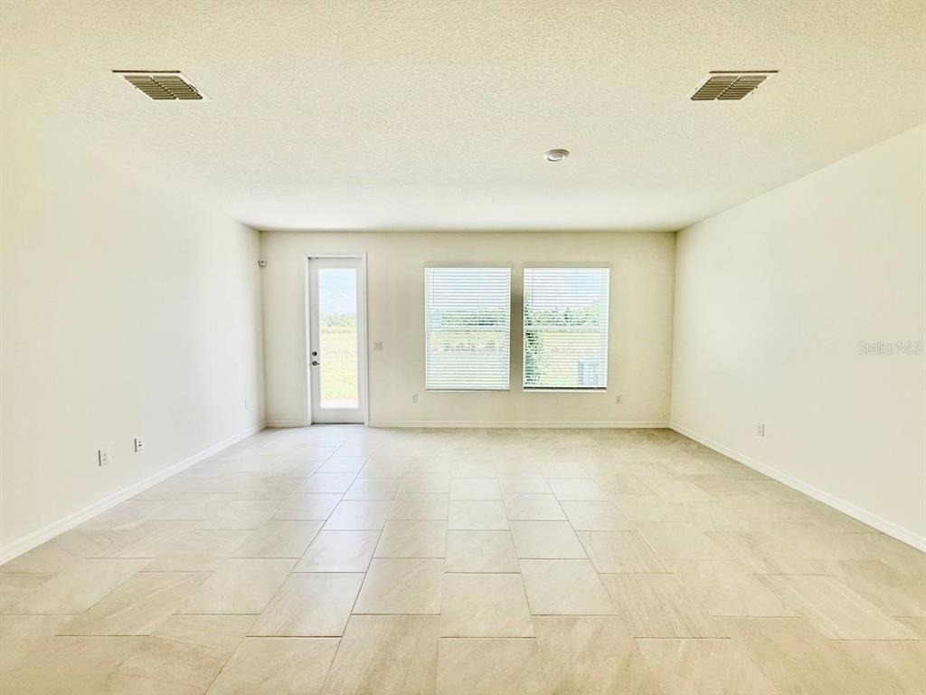 6404 Jensen View Avenue - Photo 12