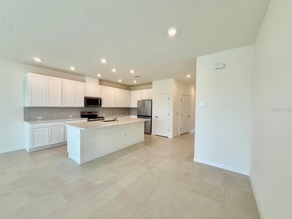 6404 Jensen View Avenue - Photo 11