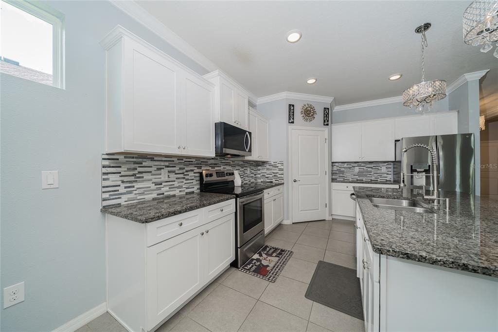 1092 Pipestone Place - Photo 9