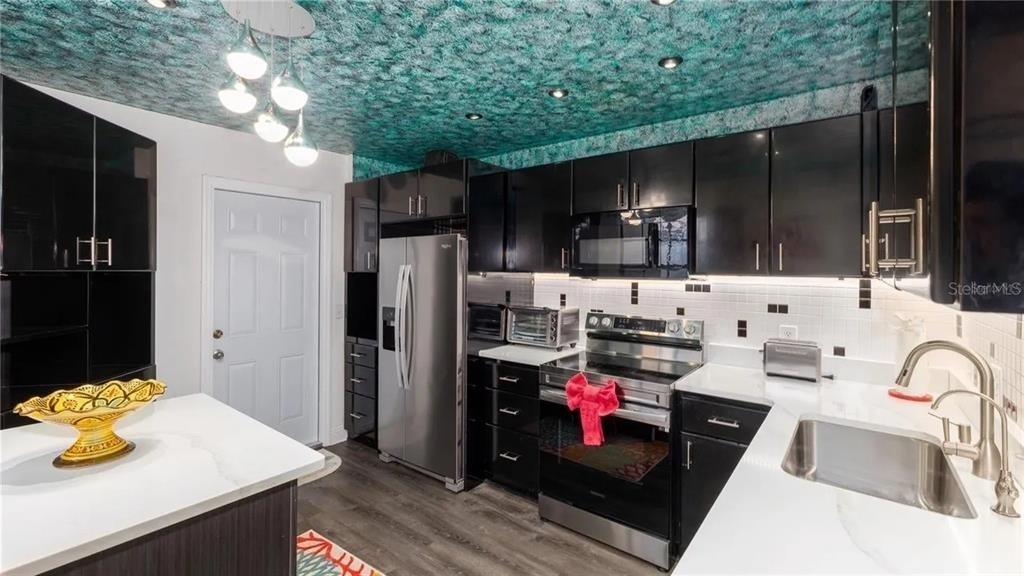 10438 Saint Tropez Place - Photo 4
