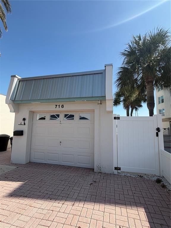 716 Bayway Boulevard - Photo 0
