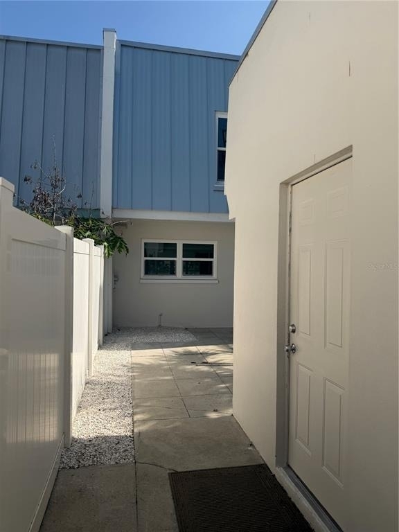 716 Bayway Boulevard - Photo 3