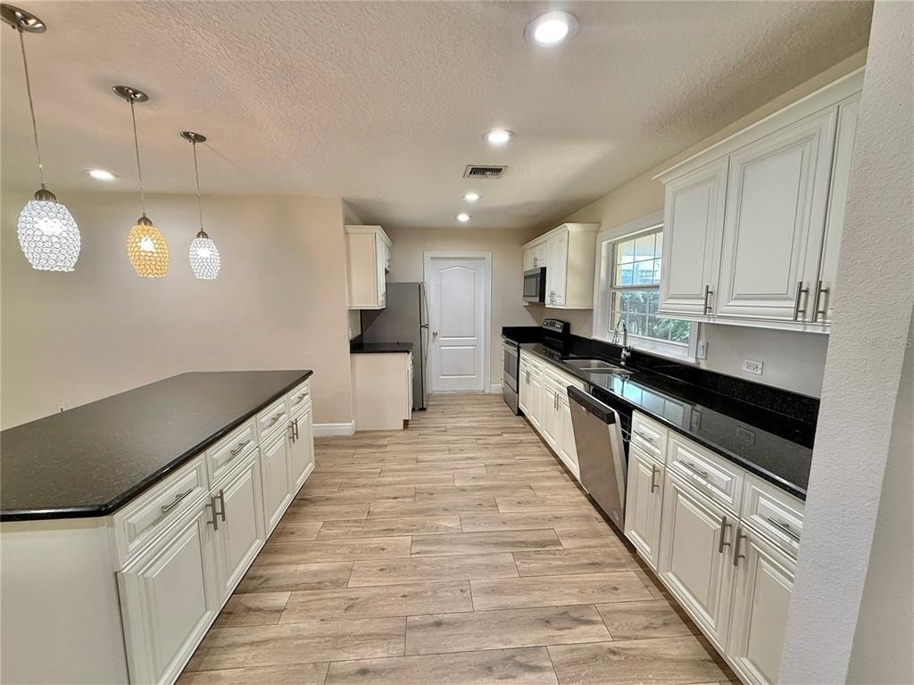 2810 Flowertree Road - Photo 4