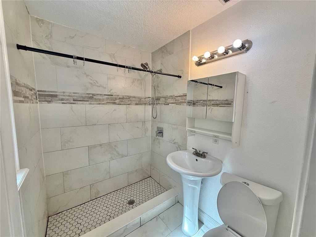 2810 Flowertree Road - Photo 10