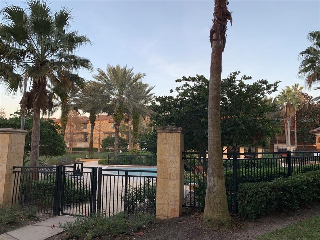 5572 Metrowest Boulevard - Photo 2