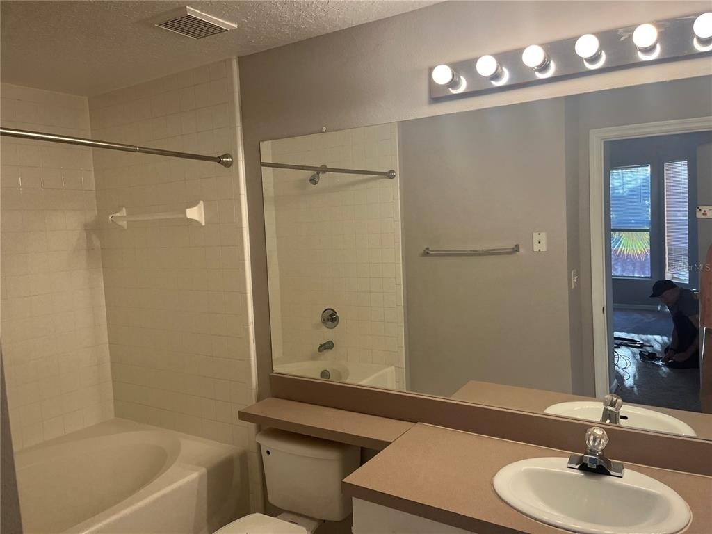 5572 Metrowest Boulevard - Photo 7