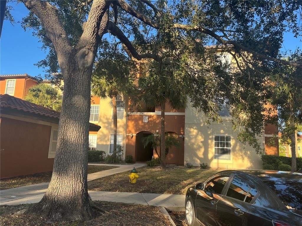 5572 Metrowest Boulevard - Photo 0