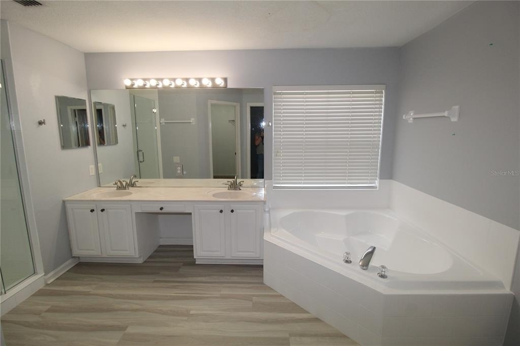 6031 Bay Valley Court - Photo 12