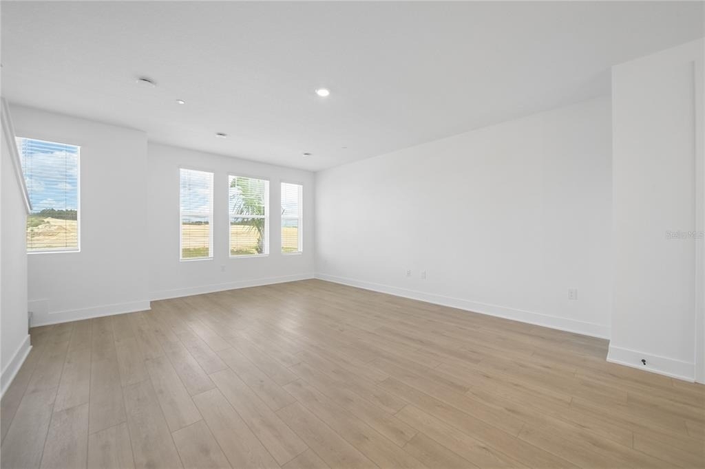 15219 Hamlin Park Drive - Photo 9