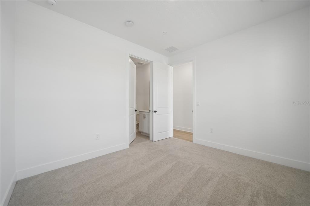 15219 Hamlin Park Drive - Photo 6