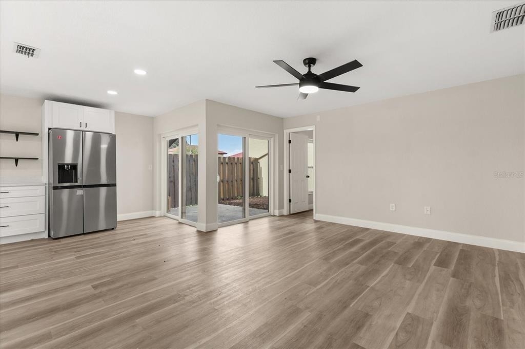 443 Hunter Circle - Photo 2
