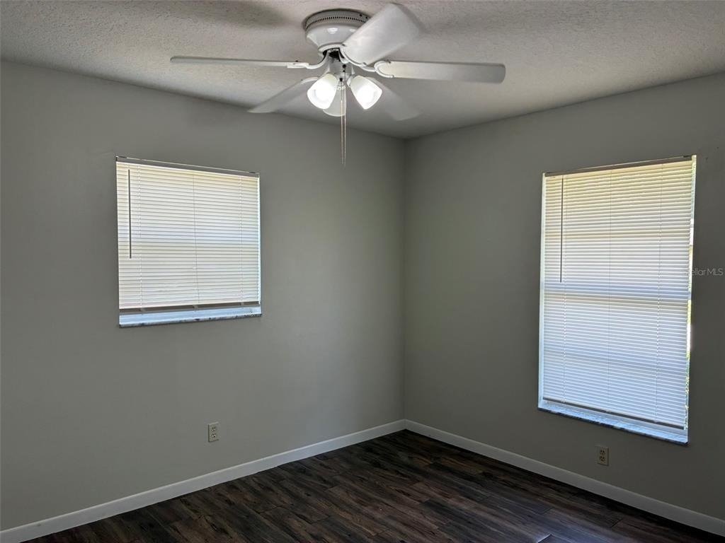 320 Queen Avenue - Photo 11