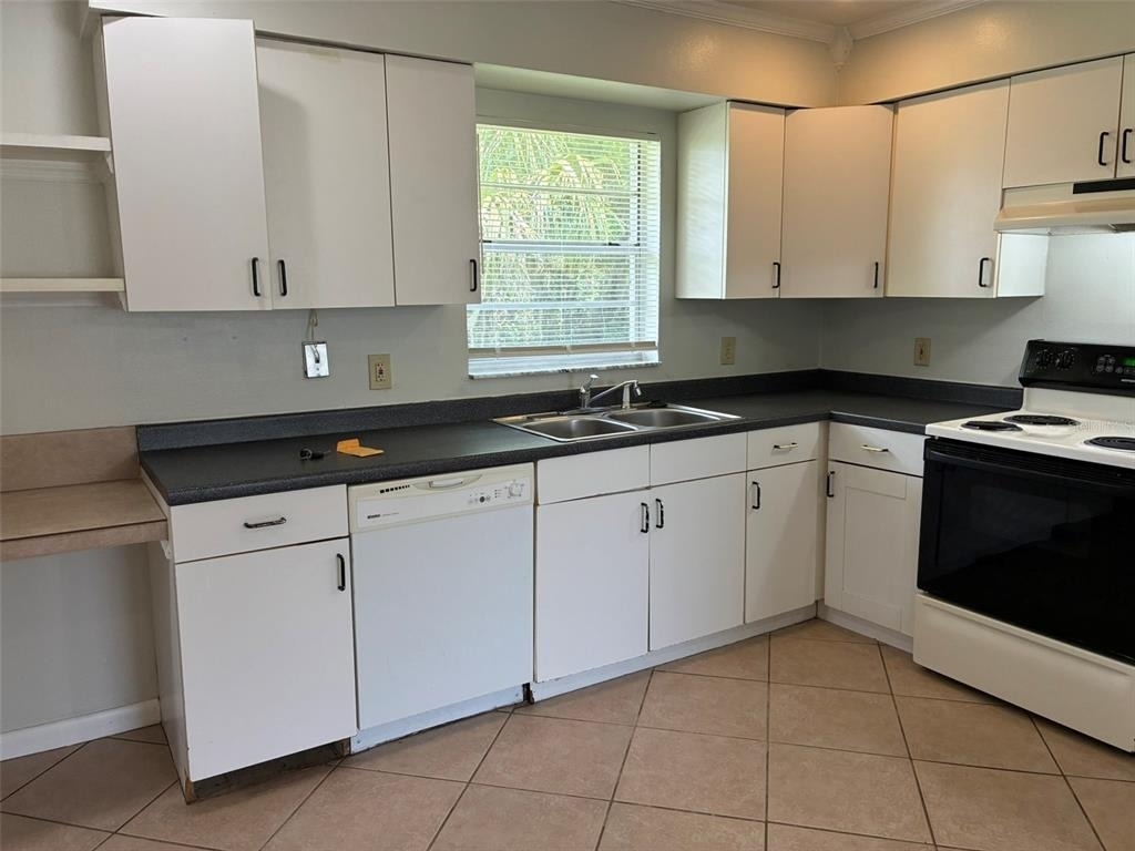 320 Queen Avenue - Photo 4
