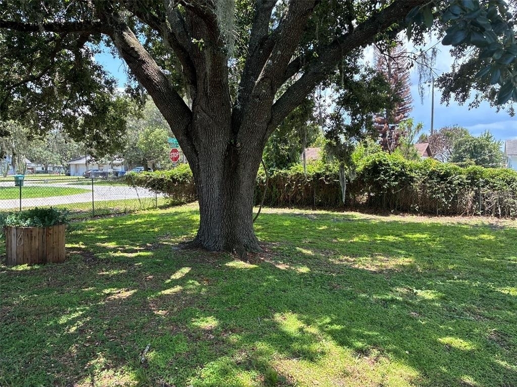 320 Queen Avenue - Photo 16
