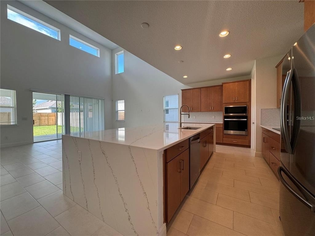 19141 Planetree Street - Photo 10