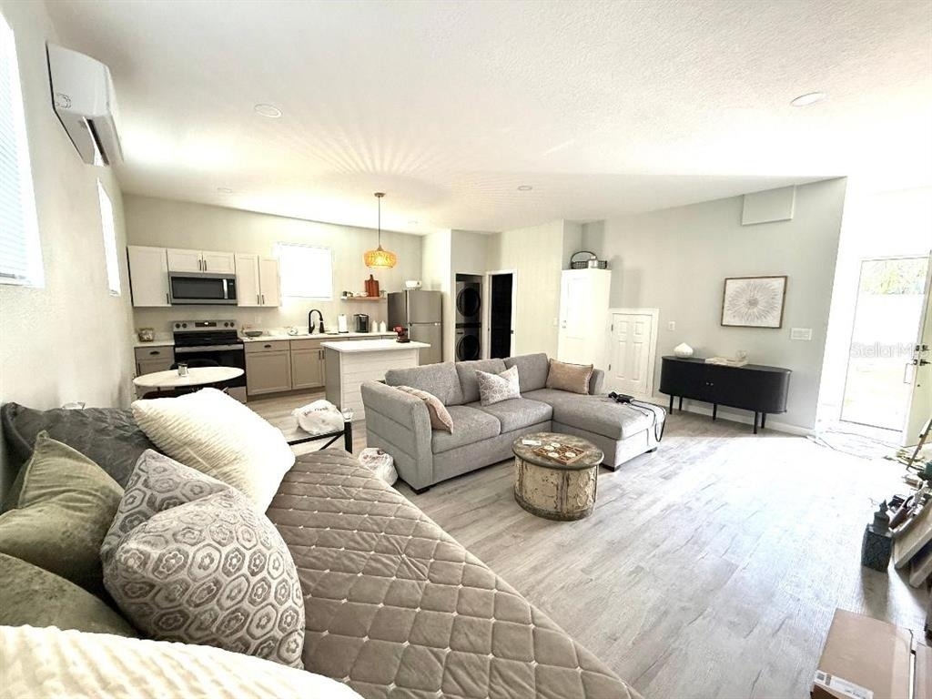 1183 Chestnut Street - Photo 3