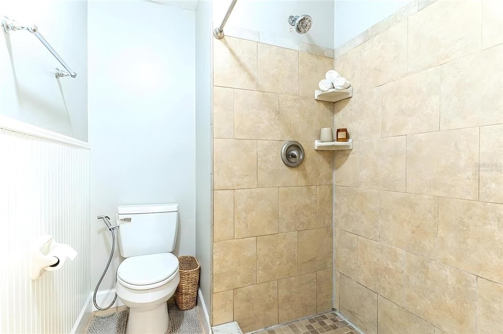 5126 Martinique Drive - Photo 9