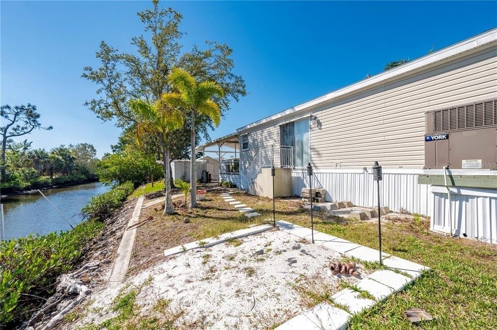 3004 Bamboo Court - Photo 33
