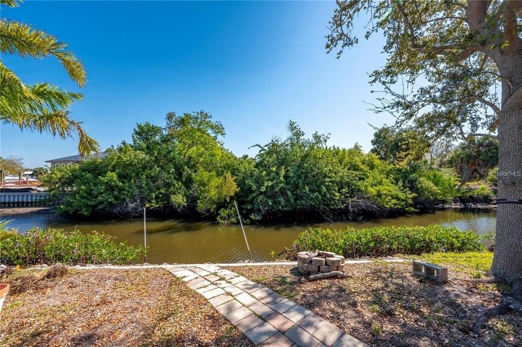 3004 Bamboo Court - Photo 30