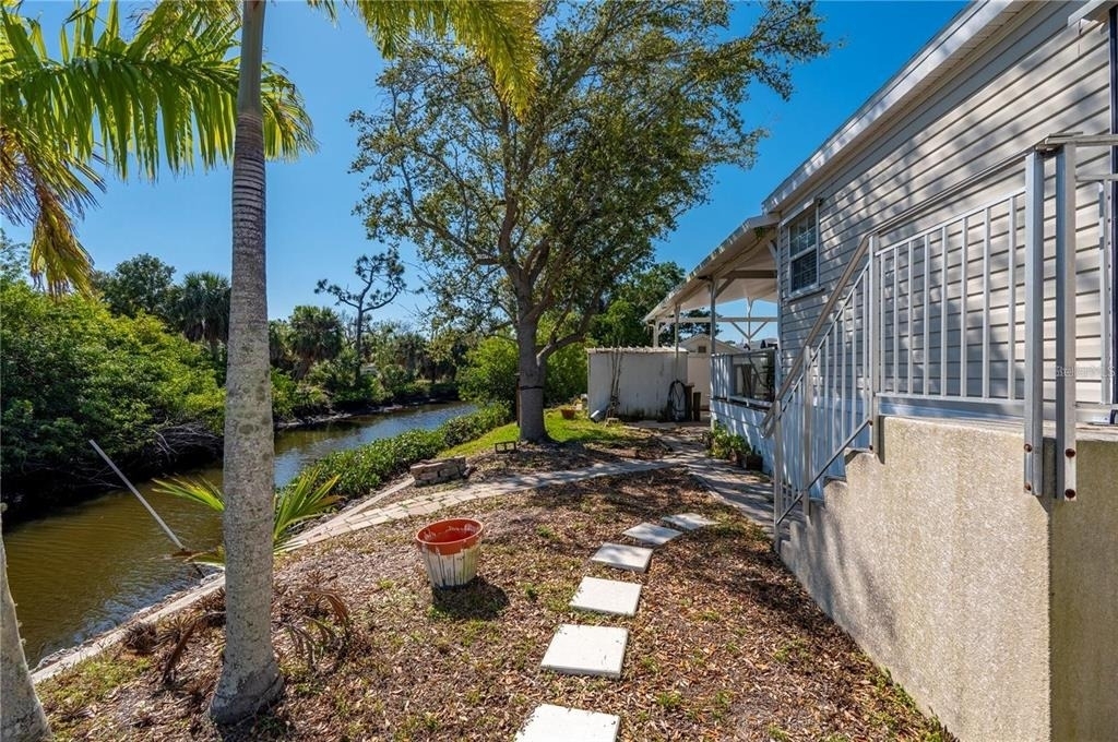 3004 Bamboo Court - Photo 32
