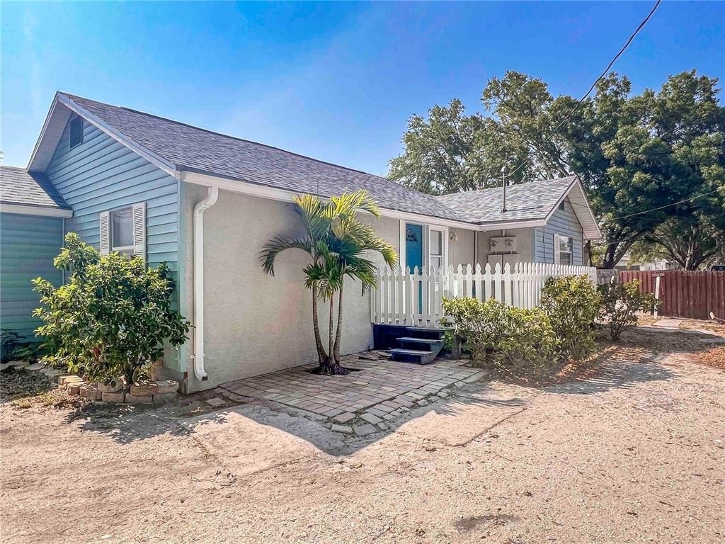 2137 Roselawn Street - Photo 1