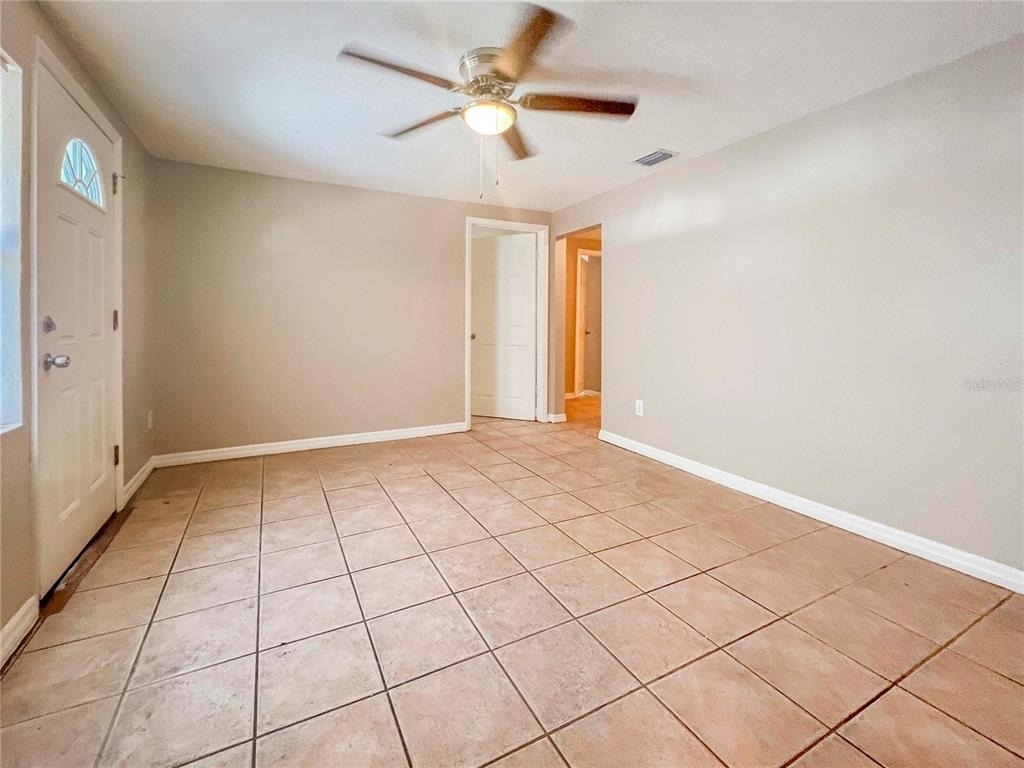 2137 Roselawn Street - Photo 2