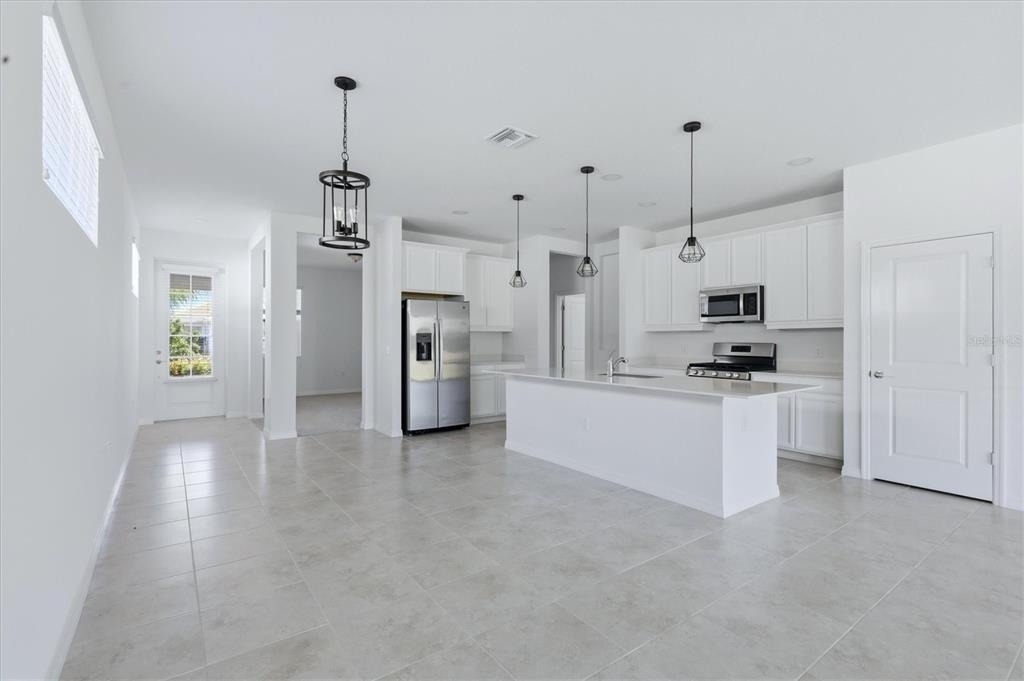 8113 Sternway Road - Photo 6