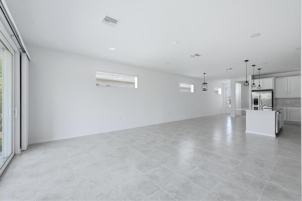 8113 Sternway Road - Photo 4